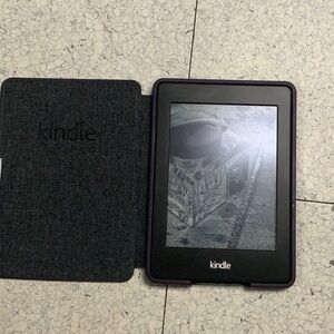 Amazon Kindle PaperWhite 5th Gen Model 2GB Black 6 inch eReader Working